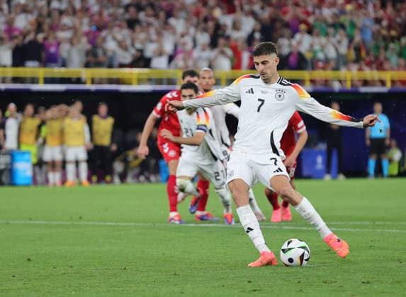 Germany v Denmark UEFA EURO, EM, Europameisterschaft,Fussball 2024 Round of 16 Kai Havertz of Germany scores their first goal from a penalty during the UEFA Euro 2024 Round of 16 match between Germany and Denmark at Signal Iduna Park, Dortmund UK Newspapers OUT Copyright: xPaulxChestertonx FIL-20311-0045