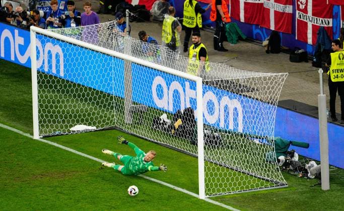 Kai Havertz of Germany scores the opening goal from a penalty 1-0 past Kasper Schmeichel of Denmark Germany v Denmark, UEFA European Championship, EM, Europameisterschaft 2024, Round of 16, Football, BVB Stadion, Dortmund, Germany - 29 Jun 2024 EDITORIAL USE ONLY No use with unauthorised audio, video, data, fixture lists, club league logos or live services. Online in-match use limited to 120 images, no video emulation. No use in betting, games or single club league player publications. Copyright: xDavexShopland Shutterstockx 14562067m