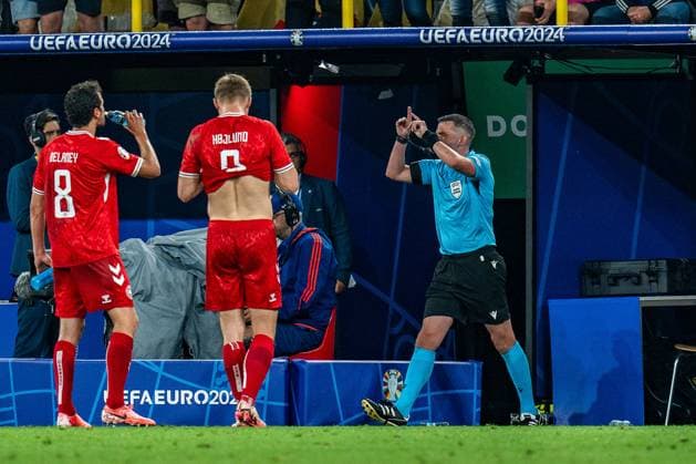 Penalty decision after VAR by the referee Referee Germany vs Denmark, Men, Football, Round of 16, EURO 2024, 29 06 2024, European Championship Germany vs Denmark, Men, Football, Round of 16, EURO 2024, 29 06 2024, European Championship Dortmund Copyright: xEibner-Pressefoto BahhoxKarax EP_GER