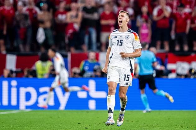 240629 Nico Schlotterbeck of Germany celebrates after 2 0 during the UEFA Euro 2024 Football Championship round of 16 match between Germany and Denmark on June 29, 2024 in Dortmund Photo Jesper Zerman BILDBYRAN kod JZ JZ0545 fotboll football soccer fotballs em europamästerskap em uefa euro uefa european football championship euro 2024 tyskland germany danmark denmark bbeng celebrate jubel  Copyright: JESPERxZERMAN BB240629JZ108