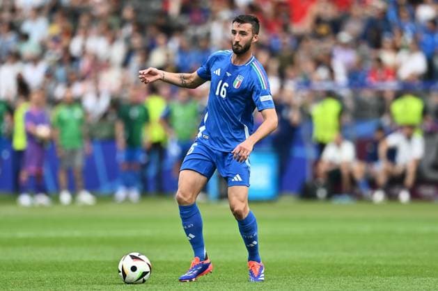 BERLIN, GERMANY - JUNE 29: Bryan Cristante of Italy controls the ball during the match between Switzerland and Italy on Round of 16 - UEFA EURO, EM, Europameisterschaft,Fussball 2024 at Olympiastadion on June 28, 2024 in Berlin, Germany. Photo by Sebastian Frej Switzerland v Italy - Round of 16 - UEFA EURO 2024 Copyright: xSebastianxFrejx