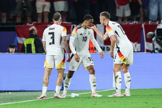 Sport, Football, UEFA EURO 2024 Round of 16 Germany Denmark 29 06 2024, BVB Stadium Dortmund Goal celebration Germany Jamal Musiala Germany, 10 celebrates after his goal for 2 0 with David Raum Germany, 3 Nico Schlotterbeck Germany, 15 Dortmund BVB Stadium Dortmund North Rhine-Westphalia Germany