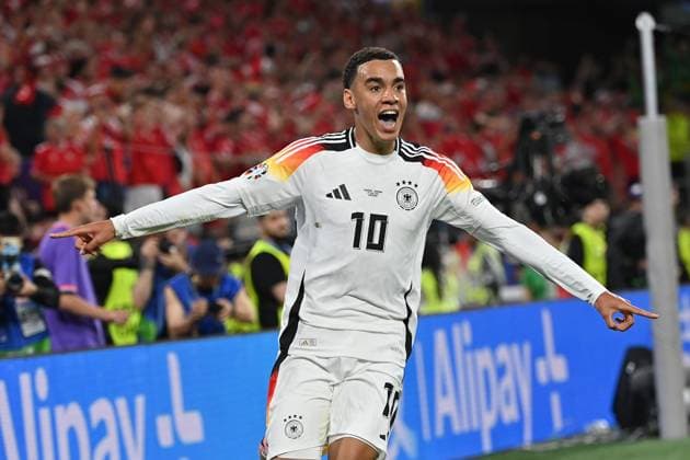 29 06 2024, xjrdrx, Football EM 2024 1 8 Final, Germany Denmark emspor, v l Goal celebration after the goal to celebrate the goal celebrate 2 0 by Jamal Musiala German national football team DFB UEFA REGULATIONS PROHIBIT ANY USE OF PHOTOGRAPHS as IMAGE SEQUENCES and or QUASI VIDEO Dortmund