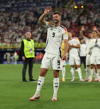 29 06 2024, European Football Championship, UEFA EURO 2024, Germany Denmark, round of 16, BVB Stadion Dortmund, f l , Niclas Füllkrug Germany celebrates with the fans Copyright: HMBxMedia