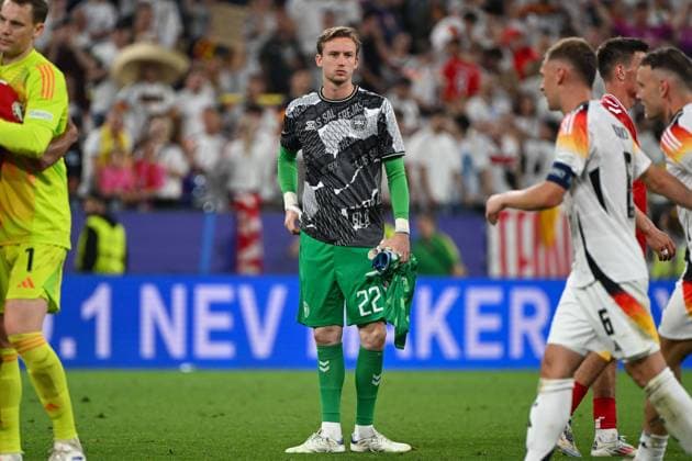 Soccer, Men, Season 2023 24, Euro EM 2024 Round of 16 in Dortmund , Germany Denmark, Goalkeeper Frederik Rönnow Roennow Denmark is dissatisfied, disappointed, disappointed, dejected , 29 06 2024, Copyright: xMatthiasxKochx