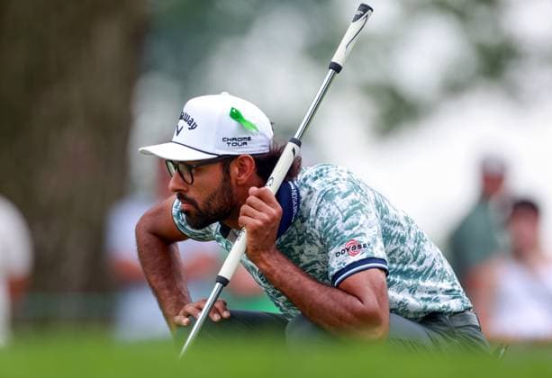 Rocket Mortgage Classic Akshay Bhatia of Raleigh, North Carolina lines up his putt on the 3rd green wearing a green ribbon in honor of PGA, Golf Herren professional Grayson Murray during the third round of the Rocket Mortgage Classic at Detroit Golf Club on Saturday, June 29, 2024 in Detroit, Michigan. Detroit Michigan United States  Copyright: xAmyxLemusx originalFilename:lemus-rocketmo240629_np3LU.jpg