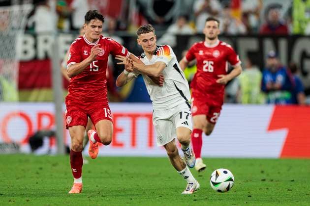 UEFA EURO 2024 Germany Denmark 29 06 2024 Christian Thers Norgaard Denmark, 15 in duel with Florian Wirtz Germany, 17 UEFA EURO 2024 Germany Denmark BVB Stadion Dortmund, Dortmund on 29 06 2024 Copyright: xBEAUTIFULxSPORTS Wunderlx