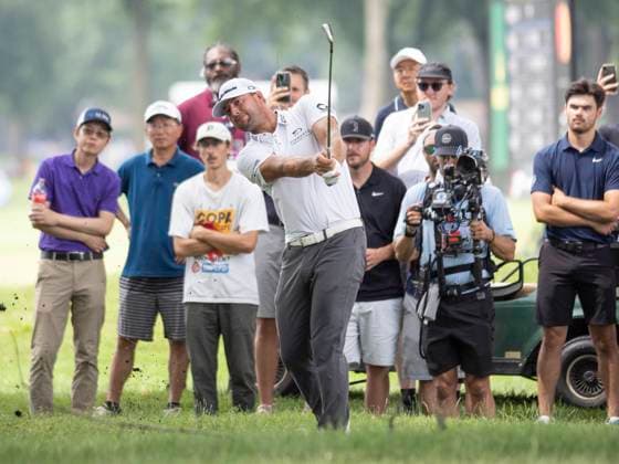 DETROIT, MI - JUNE 29: Taylor Montgomery (USA) hits the ball out of the rough during the third round of the Rocket Mortgage Classic on June 29, 2024 at Detroit Golf Club in Detroit, Michigan. (Photo by Joseph Weiser Icon Sportswire) GOLF: JUN 29 PGA, Golf Herren Rocket Mortgage Classic EDITORIAL USE ONLY Icon2406290433
