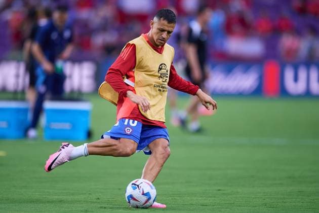 Futbol, Chile vs Canada. Fase de grupos, Copa America 2024. El jugador de Chile Alexis Sanchez es fotografiadoa previo al partido de Copa America contra Canada por el grupo A disputado en el estadio Exploria en Orlando, Estados Unidos. 29 06 2024 Jose Miguel Melgarejo Mexsport Photosport Football, Chile vs Canada. Group stage, Copa America 2024. Chile s player Alexis Sanchez is pictured before the Copa America match against Canada for the group A at the Exploria stadium in Orlando, United States. 29 06 2024 Jose Miguel Melgarejo Mexsport Photosport Chile vs Canada, Copa America 2024 