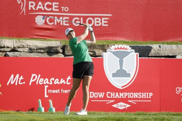 MIDLAND, MI - JUNE 29: LPGA, Golf Damen golfer Ally Ewing plays her tee shot on the 18th hole during the third round of the LPGA Dow Championship on June 29, 2024, at Midland Country Club in Midland, Michigan. (Photo by Brian Spurlock Icon Sportswire) GOLF: JUN 29 LPGA Dow Championship EDITORIAL USE ONLY Icon24062938