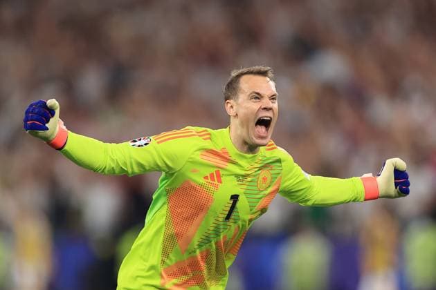Fußball UEFA EURO 2024 Achtelfinale Deutschland gegen Dänemark 29. Juni 2024 UEFA EURO 2024 Achtelfinale Deutschland gegen Dänemark Deutschland Torwart Manuel Neuer feiert sein 2. Tor Foto Simon Stacpoole Abseits Dortmund Deutschland  Copyright: xSimonxStacpoolexOffside