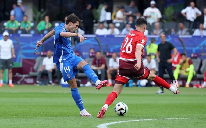 Federico Chiesa, Fabian Rieder duel Match scene Action Sport Football Soccer European Championship Euro 2024 European Championship Men Season 2023 2024 29 06 2024 Switzerland SUI vs Italy ITA in Berlin DFL regulations prohibit any use of photographs as image sequences and or quasi video