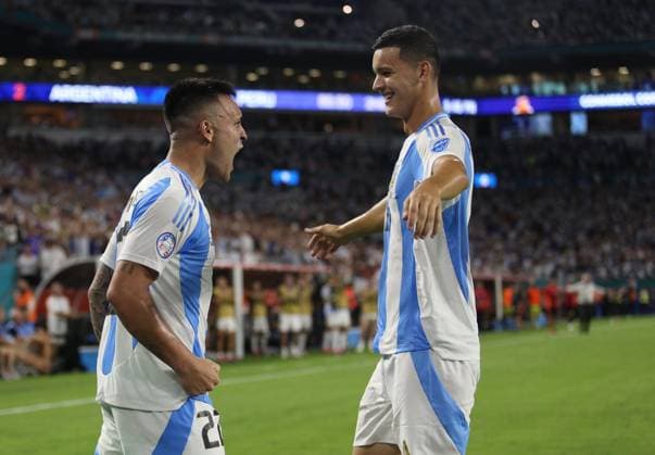 Lautaro Martinez and Valentin Carboni ARGENTINA VS PERU Date 29 06 2024 COPA AMERICA UNITED STATES Copyright: xxDanielFerrarix