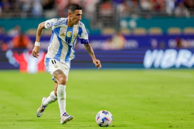 2024-06-29 Argentina v Peru - CONMEBOL Copa America 2024 Group A MIAMI GARDENS, UNITED STATES OF AMERICA - JUNE 29: Angel Di Maria of Argentina runs with the ball during the CONMEBOL Copa America 2024 Group A match between Argentina and Peru at Hard Rock Stadium on June 29, 2024 in Miami Gardens, United States of America. (Photo by Pablo Morano BSR Agency) Miami Gardens United States of America Content not available for redistribution in The Netherlands directly or indirectly through any third parties. Copyright: xBSRxAgencyx