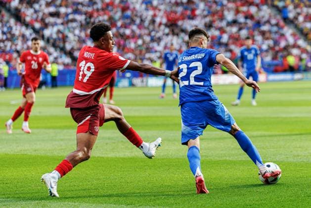 Switzerland Vs Italy in Berlin, Germany - 29 Jun 2024 Dan Ndoye of (Switzerland) and Stephan El Shaarawy of (Italy) seen in action during the UEFA EURO, EM, Europameisterschaft,Fussball 2024 Round of 16 game between national teams of Switzerland and Italy at Olympiastadion. Final score; Switzerland 2:0 Italy. Berlin Germany Copyright: xMaciejxRogowskix xSOPAxImagesx MROGOWSKI-19