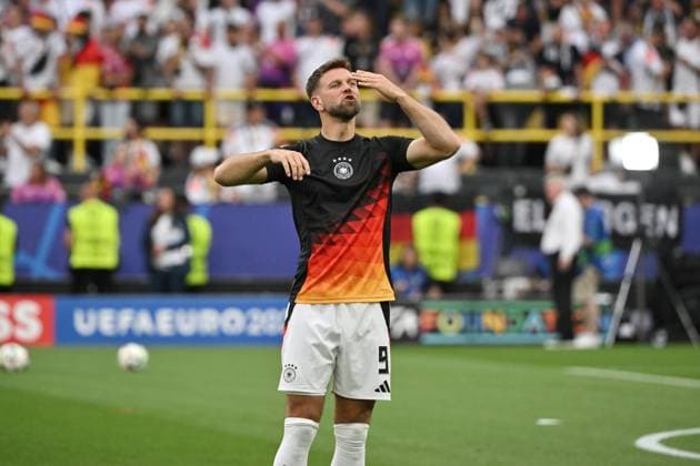 Niclas Füllkrug Germany greets his family with hand kisses before the game 29 06 2024, European Football Championship 2024, Round of 16 Germany Denmark 2 0 Dortmund North Rhine-Westphalia Germany Team2