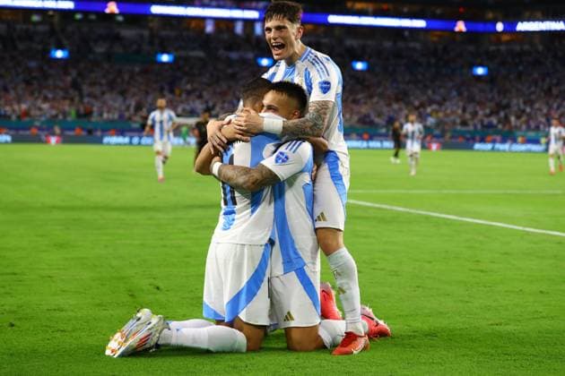 Argentina s forward Lautaro Martinez celebrates after scoring a goal against Peru during the Copa America USA 2024, group A, match between Argentina and Peru, at Hard Rock stadium in Miami, on June 29, 2024 MIAMI UNITED STATES Copyright: xALEJANDROxPAGNIx