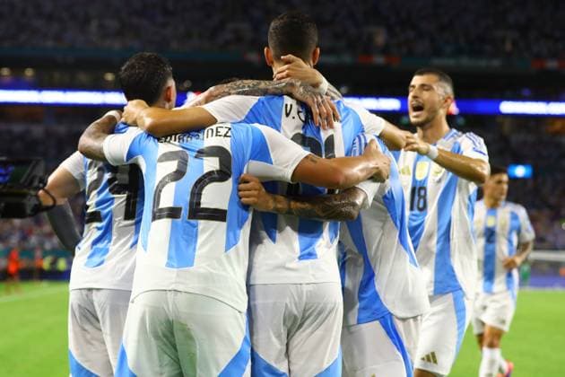 Argentina s forward Lautaro Martinez celebrates after scoring the team™s second goal against Peru during the Copa America USA 2024, group A, match between Argentina and Peru, at Hard Rock stadium in Miami, on June 29, 2024 MIAMI UNITED STATES Copyright: xALEJANDROxPAGNIx