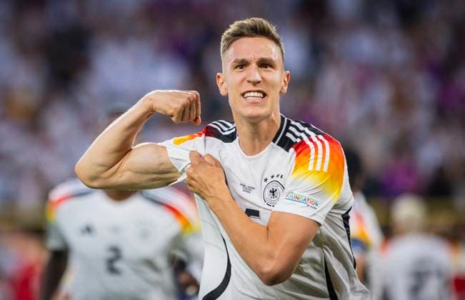 Sport Bilder des Tages Dortmund, Germany. 29th Jun 2024. Goal celebration: Nico Schlotterbeck (DFB) Germany - Denmark Deutschland - Dänemark 29.06.2024 *** Dortmund, Germany 29th Jun 2024 Goal celebration Nico Schlotterbeck DFB Germany Denmark Germany Denmark 29 06 2024