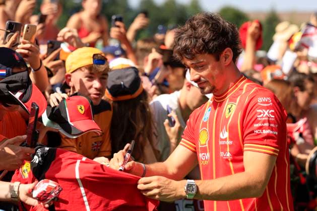 FORMULA 1 - GP of Austria 2024 SPIELBERG,AUSTRIA,30.JUN.24 - MOTORSPORTS, FORMULA 1 - Grand Prix of Austria, Red Bull Ring. Image shows Charles Leclerc (MON Ferrari) and fans.  GEPAxpictures xMarioxBuehner-Weinrauch