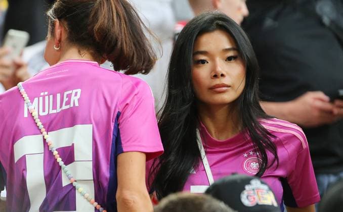 BAU 29 06 2024 Dortmund Football EM 2024 Round of 16 Germany vs Denmark, girlfriend of Benjamin Henrichs GER, right