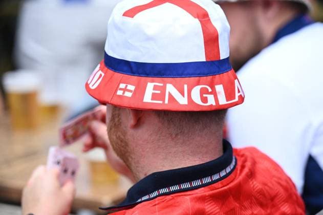 Football Euro 2024 in Gelsenkirchen FOR EDITORIAL PURPOSES ONLY EDITORIAL USE ONLY p Fans celebrate on Sunday 30 06 2024 in Gelsenkirchen the teams of England and Slovakia before the match of the European Football Championship in the Veltins Arena Germany NRW Gelsenkirchen Copyright IngoxOtto Copyright: IngoxOtto doc7w3de5knw1z1e9azub7w ,EDITORIAL USE ONLY Copyright: IngoxOtto