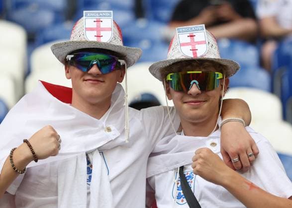 Gelsenkirchen, Germany, 30th June 2024. England fans set up before the UEFA European Championships round of 16 match at Arena Aufschalke, Gelsenkirchen. Picture credit should read: Paul Terry Sportimage EDITORIAL USE ONLY. No use with unauthorised audio, video, data, fixture lists, club league logos or live services. Online in-match use limited to 120 images, no video emulation. No use in betting, games or single club league player publications. SPI-3212-0003