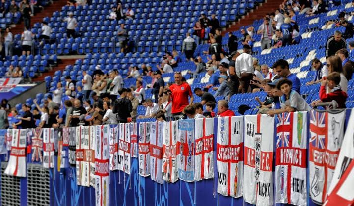 GELSENKIRCHEN, 30-06-20204, Stadium Veltins Arena, European Football Championship Euro2024, Round of 16 match no.40 between England and Slovakia. Flags from England England - Slovakia (Euro2024)  x25640393x Copyright: