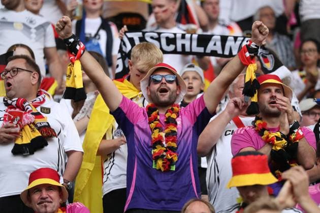 Germany - UEFA EURO, EM, Europameisterschaft,Fussball 2024 - Germany vs Denmark - 29 06 2024 GERMANY, DORTMUND, JUNE 29. Supporters of Germany during the UEFA EURO 2024 Round of 16 match between Germany and Denmark on June 29, 2024 at BVB Stadion in Dortmund, Germany. Photo by Manuel Blondeau AOP.Press Dortmund BVB Stadion Germany Copyright: x ManuelxBlondeau AOP.Pressx AOP20240629 0129