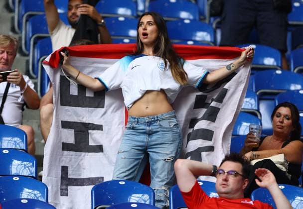 England fan England v Slovakia, UEFA European Championship, EM, Europameisterschaft 2024, Round of 16, Football, Arena AufSchalke, Gelsenkirchen, Germany - 30 Jun 2024 EDITORIAL USE ONLY No use with unauthorised audio, video, data, fixture lists, club league logos or live services. Online in-match use limited to 120 images, no video emulation. No use in betting, games or single club league player publications. Copyright: xKieranxMcManus Shutterstockx 14562217w