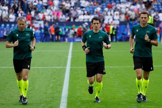 England v Slovakia: Round of 16 - UEFA EURO, EM, Europameisterschaft,Fussball 2024 Assistant referee Emre Eyisoy, Referee Umut Meler and Assistant referee Kerem Ersoy warm up before the UEFA EURO 2024 round of 16 match between England and Slovakia at Arena AufSchalke on June 30, 2024 in Gelsenkirchen, Germany. Gelsenkirchen Arena AufSchalke Germany Germany Copyright: xRichardxSellers Sportsphoto APLx 14043355