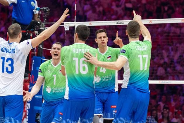 Poland - Slovenia 30.06.2024 Lodz, Poland, men s Volleyball Nations League, final round finals third place game , game ( match ) Poland - Slovenia ; image shows: Toncek Stern (1) Jan Kozamernik (4) photo Katarzyna Plewczynska Fotostyk Copyright: xFotostykxPhotoxAgencyx 20240630FCTKP125