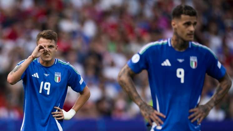 Switzerland v Italy - UEFA EURO, EM, Europameisterschaft,Fussball 2024 Mateo Retegui of Italy looks dejected next to Gianluca Scamacca of Italy during the UEFA EURO 2024 round of 16 football match between Switzerland and Italy. Berlin Germany Copyright: xNicolòxCampox