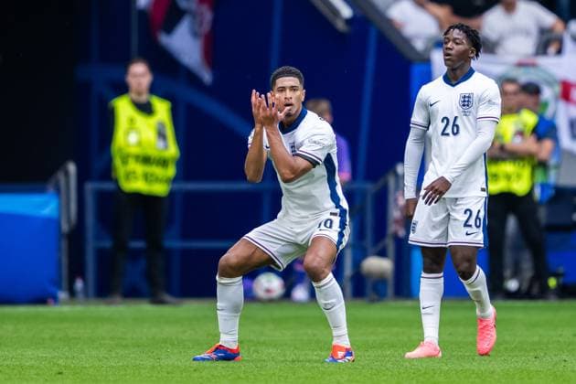240630 Jude Bellingham of England reacts during the UEFA Euro 2024 Football Championship round of 16 match between England and Slovakia on June 30, 2024 in Gelsenkirchen Photo Jesper Zerman BILDBYRAN kod JZ JZ0546 fotboll football soccer fotballs em europamästerskap em uefa euro uefa european football championship euro 2024 england slovakien slovakia bbeng dejected  Copyright: JESPERxZERMAN BB240630JZ045