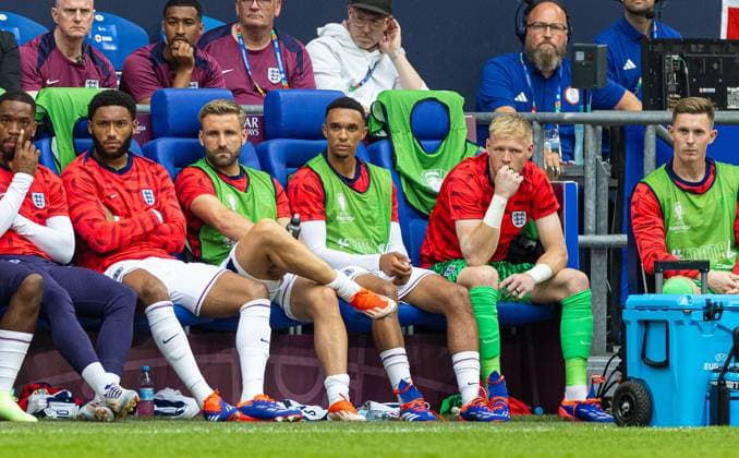 EURO 2024, England - Slowakei Football - UEFA EURO, EM, Europameisterschaft,Fussball 2024 - Round of 16 - England v Slovakia GELSENKIRCHEN, GERMANY - Sunday, June 30, 2024: England s substitute Trent Alexander-Arnold during the UEFA Euro 2024 Round of 16 match between England and Slovakia at the Arena AufSchalke. (Photo by David Rawcliffe Propaganda) GELSENKIRCHEN Arena AufSchalke NORTH RHINE-WESTPHALIA GERMANY  Copyright: xDavidxRawcliffex P2024-06-30-England_Slovakia-41