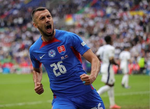 EURO 2024, England - Slowakei England v Slovakia UEFA EURO, EM, Europameisterschaft,Fussball 2024 Round of 16 Ivan Schranz of Slovakia celebrates scoring their first goal during the UEFA Euro 2024 Round of 16 match between England and Slovakia at Veltins-Arena, Gelsenkirchen UK Newspapers OUT Copyright: xPaulxChestertonx FIL-20312-0089