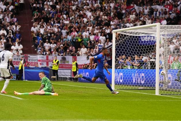 EURO 2024, England - Slowakei Slovakia s Ivan Schranz scores first goal for the 0-1during the round of sixteen match between England and Slovakia at the Euro 2024 soccer tournament in Gelsenkirchen, Germany, Sunday, June 30, 2024. - Soccer .  Copyright: xFabioxFerrari LaPressex