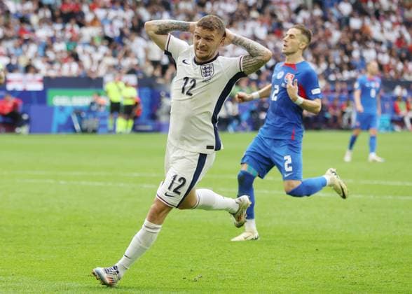EURO 2024, England - Slowakei Gelsenkirchen, Germany, 30th June 2024. Kieran Trippier of England shows his frustration as he fails to get to a miss hit pass during the UEFA European Championships round of 16 match at Arena Aufschalke, Gelsenkirchen. Picture credit should read: Paul Terry Sportimage EDITORIAL USE ONLY. No use with unauthorised audio, video, data, fixture lists, club league logos or live services. Online in-match use limited to 120 images, no video emulation. No use in betting, games or single club league player publications. SPI-3212-0052