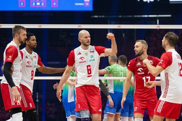Volleyball, FIVB Nations League, Spiel um Platz 3, Polen - Slowenien Poland - Slovenia 30.06.2024 Lodz, Poland, men s Volleyball Nations League, final round finals third place game , game ( match ) Poland - Slovenia ; image shows: from left: Mateusz Bieniek , Wilfredo Leon Venero , Bartosz Kurek , Pawel Zatorski photo Katarzyna Plewczynska Fotostyk Copyright: xFotostykxPhotoxAgencyx 20240630FCTKP494
