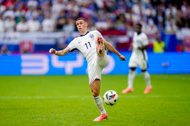 EURO 2024, England - Slowakei GER: England v Slovakia. UEFA EURO, EM, Europameisterschaft,Fussball 2024 Phil Foden of England during the UEFA Euro 2024 match between England and Slovakia, Round of 16, played at Veltins-Arena stadium on June 30, 2024 in Gelsenkirchen, Germany. kpng Copyright: xSergioxRuizx xPRESSINPHOTOx PS_240630_ENG-SLOVAKIA_559