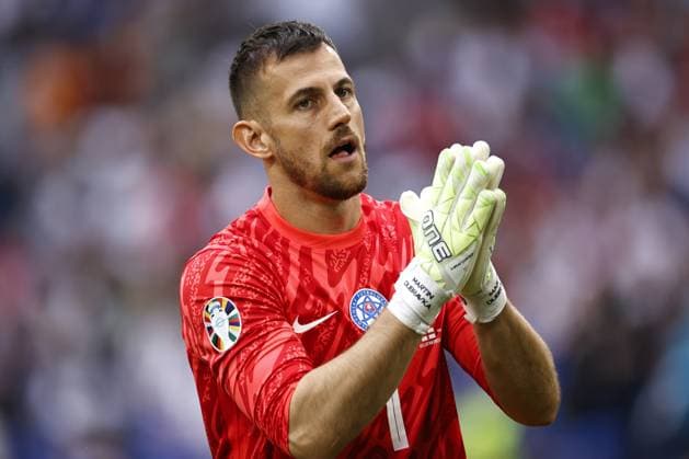 EURO 2024, England - Slowakei GELSENKIRCHEN - Slovakia goalkeeper Martin Dubravka during the UEFA EURO, EM, Europameisterschaft,Fussball 2024 round of 16 match between England and Slovakia at the Arena AufSchalke on June 30, 2024 in Gelsenkirchen, Germany. ANP Hollandse Hoogte MAURICE VAN STEEN UEFA EURO 2024 2024 xVIxANPxSportx xVanxSteenxFotografiexIVx 502444996 originalFilename: 502444996.jpg