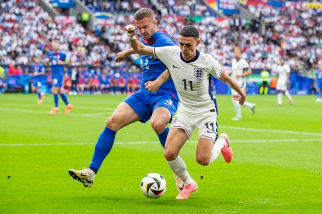 UEFA EURO 2024 England Slovakia 30 06 2024 Denis Vavro Slovakia, 3 , Phil Foden England, 11 UEFA EURO 2024 England Slovakia Arena AufSchalke, Gelsenkirchen on 30 06 2024 Copyright: xBEAUTIFULxSPORTS Meuselx