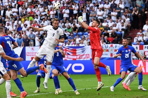 Soccer UEFA EURO 2024 Round of 16 England Slovakia on 30 06 2024 at the Arena AufSchalke in Gelsenkirchen Harry Kane England , left Martin Dubravka Slovakia , right xRx