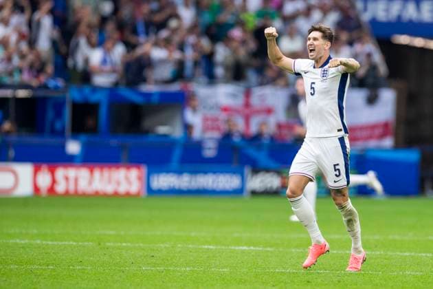 UEFA EURO 2024 England Slovakia 30 06 2024 John Stones England, 5 cheers UEFA EURO 2024 England Slovakia Arena AufSchalke, Gelsenkirchen on 30 06 2024 Copyright: xBEAUTIFULxSPORTS Meuselx