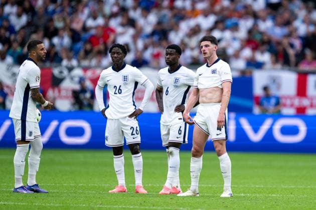 Kyle Walker England, 02 , Kobbie Mainoo England, 26 , Marc Guehi England, 06 , Declan Rice England, 04 is annoyed about the course of the game and is dissatisfied, GER, England ENG vs Slovakia SVN , European Football Championship, UEFA EURO 2024, Round of 16, 30 06 2024 GER, England ENG vs Slovakia SVN , European Football Championship, UEFA EURO 2024, Round of 16, 30 06 2024 Gelsenkirchen Copyright: xEibner-Pressefoto Memmlerx EP_MMR