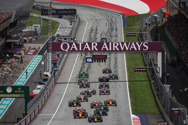 Foto IPP Enrico Schiavi Spielberg 30-06-2024 Formula 1 F1 Gran Premio di Austria 2024 Gara nella foto: Max Verstappen - RedBull Racing al via precede Lando Norris - McLaren e George Russell - Mercedes Spielberg italy  Copyright: xR4924_italyphotopressx