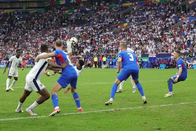 England v Slovakia Euro 2024 30 06 2024. Round of 16 Goal 1-1 Jude Bellingham of England scores the equaliser during the Round of 16 Euro 2024 match between England and Slovakia at Veltins Arena, Gelsenkirchen, Germany on 30 June 2024. Gelsenkirchen Veltins Arena North Rhine-Westphalia Germany Editorial use only , Copyright: xNigelxKeenex PSI-19907-0030