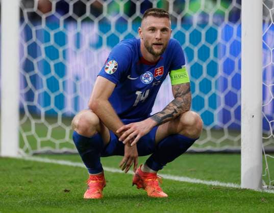 England v Slovakia: Round of 16 - UEFA EURO, EM, Europameisterschaft,Fussball 2024 Milan Skriniar of Slovakia looks dejected during the UEFA EURO 2024 round of 16 match between England and Slovakia at Arena AufSchalke on June 30, 2024 in Gelsenkirchen, Germany. Gelsenkirchen Arena AufSchalke Germany Germany Copyright: xRichardxSellers Sportsphoto APLx 14043399