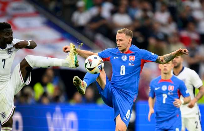 v l SAKA Bukayo ENG , Ondrej DUDA SVK AKtion, duel, round of 16, match M40, England ENG Slovakia SVK , on 30 06 2024 in Gelsenkirchen Germany European Football Championship 2024 from 14 06 14 07 2024 in Germany Â