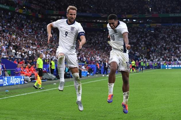 Soccer UEFA EURO 2024 Round of 16 England Slovakia on 30 06 2024 at the Arena AufSchalke in Gelsenkirchen Goal Celebration Goal to 2 1 by Harry Kane England Harry Kane England , left Jude Bellingham England , right xRx